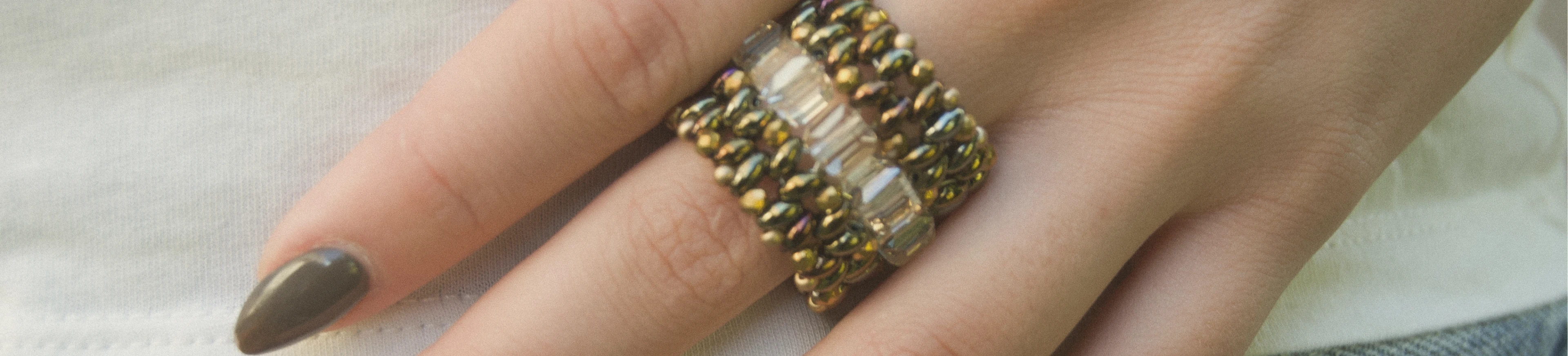 Anillos artesanales de mostacillas