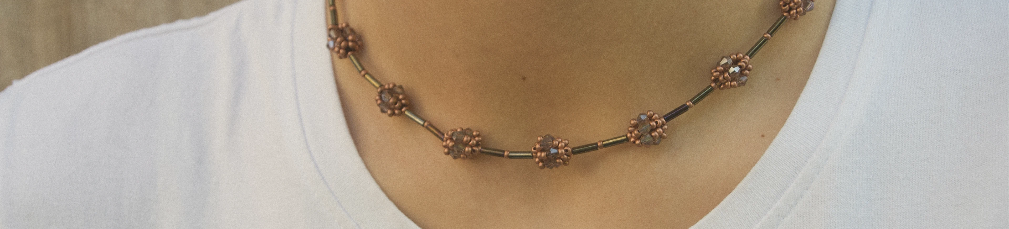 Collar artesanal de flores