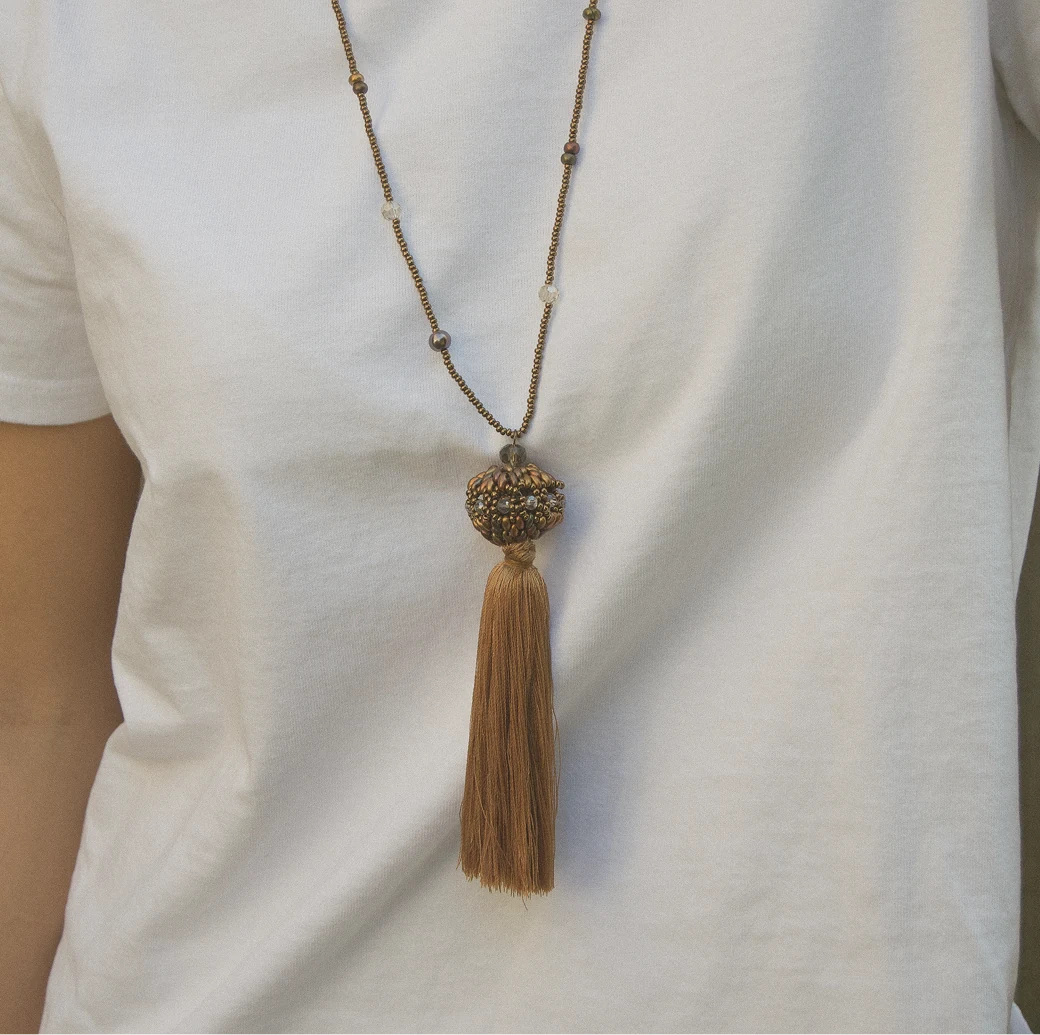 Collar 8